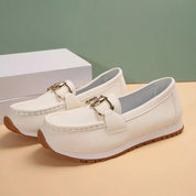 Mocassim Feminino Dara - Casual com Fivela Dourada