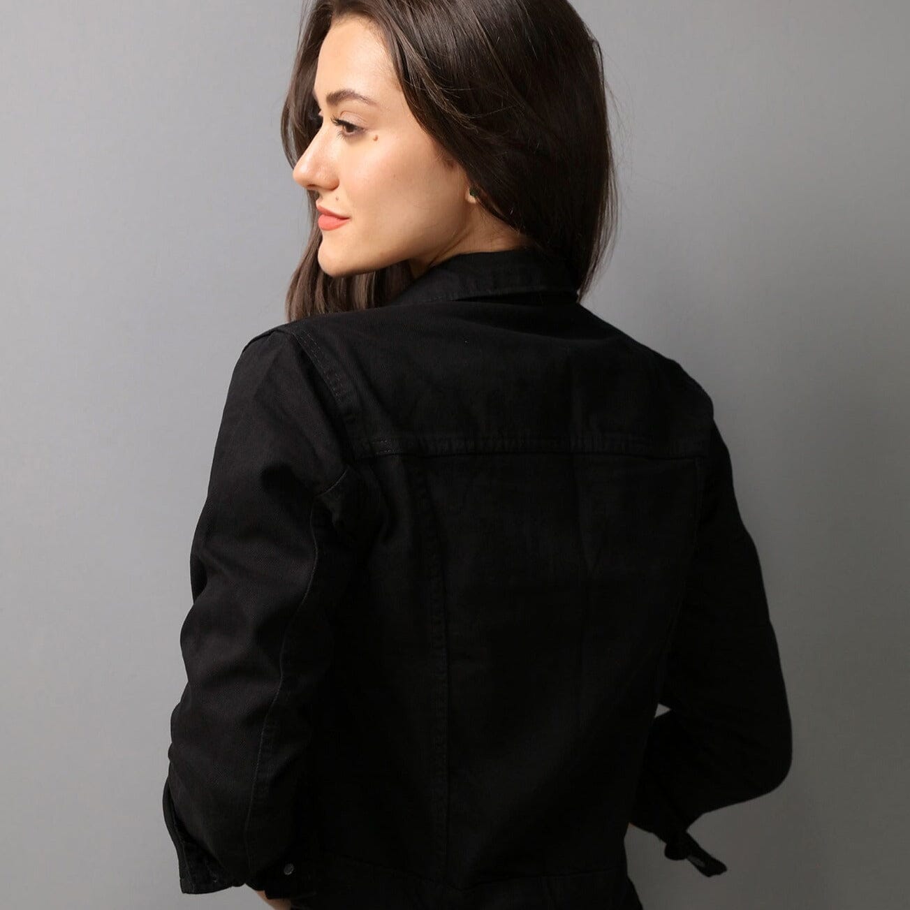jaqueta-feminina-jeans-preta-jaqueta-008-jeans-preta-florentinni-466091.jpg